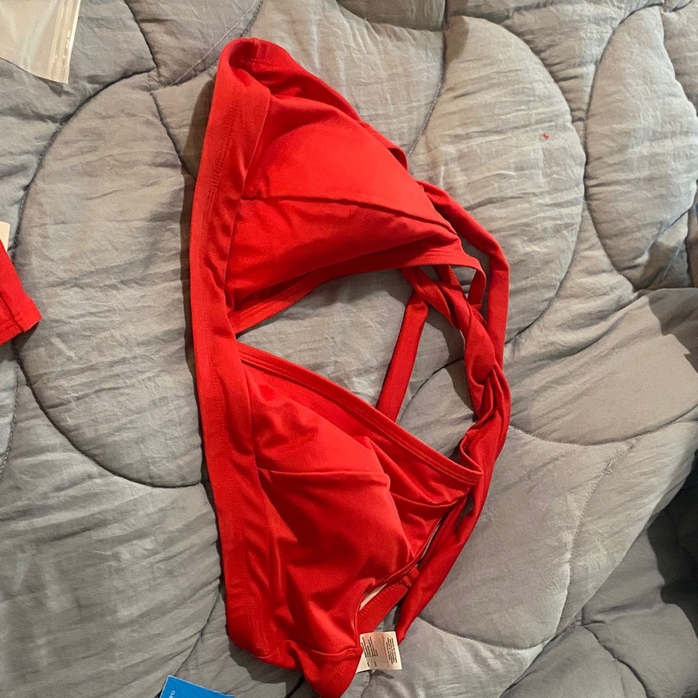 Cupshe Red Twist-Back Bikini Top